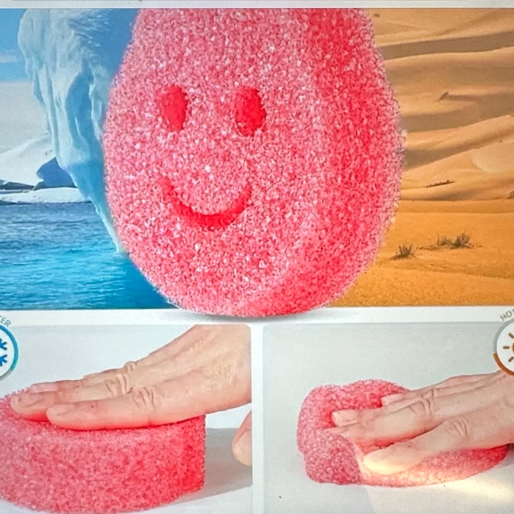 SOLD OUT Purchase Smiley Face Cleaning Sponge  - Pink, Yellow, Blue, Green - Picture 3 of 5